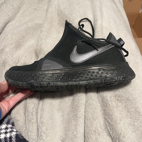 Nike PG4 Basketball Shoes - Picture 4 of 6